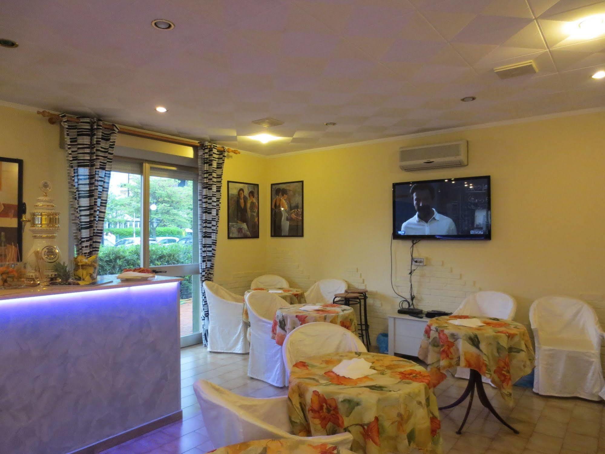 ריצ'יונה Hotel Etna - Nuova Gestione Romagnola All-Inclusive Spiaggia Parcheggio מראה חיצוני תמונה