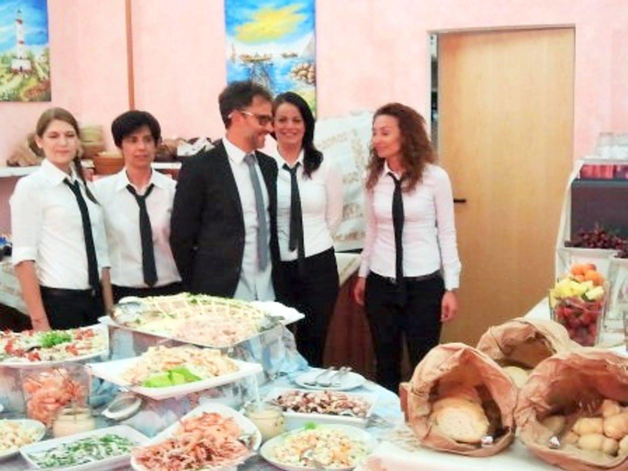 ריצ'יונה Hotel Etna - Nuova Gestione Romagnola All-Inclusive Spiaggia Parcheggio מראה חיצוני תמונה
