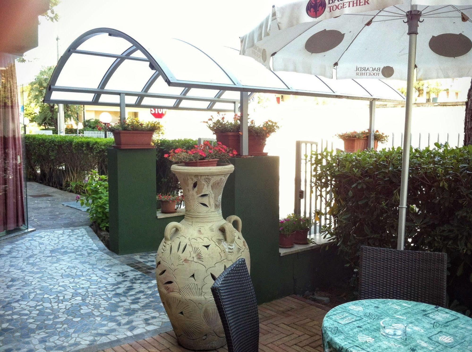 ריצ'יונה Hotel Etna - Nuova Gestione Romagnola All-Inclusive Spiaggia Parcheggio מראה חיצוני תמונה